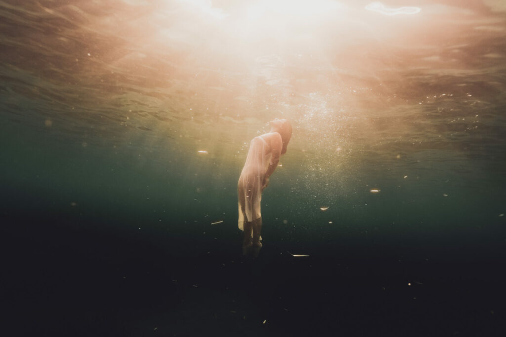 Séance photo sous l'eau en mer : Lâcher prise et créer des souvenirs inoubliables