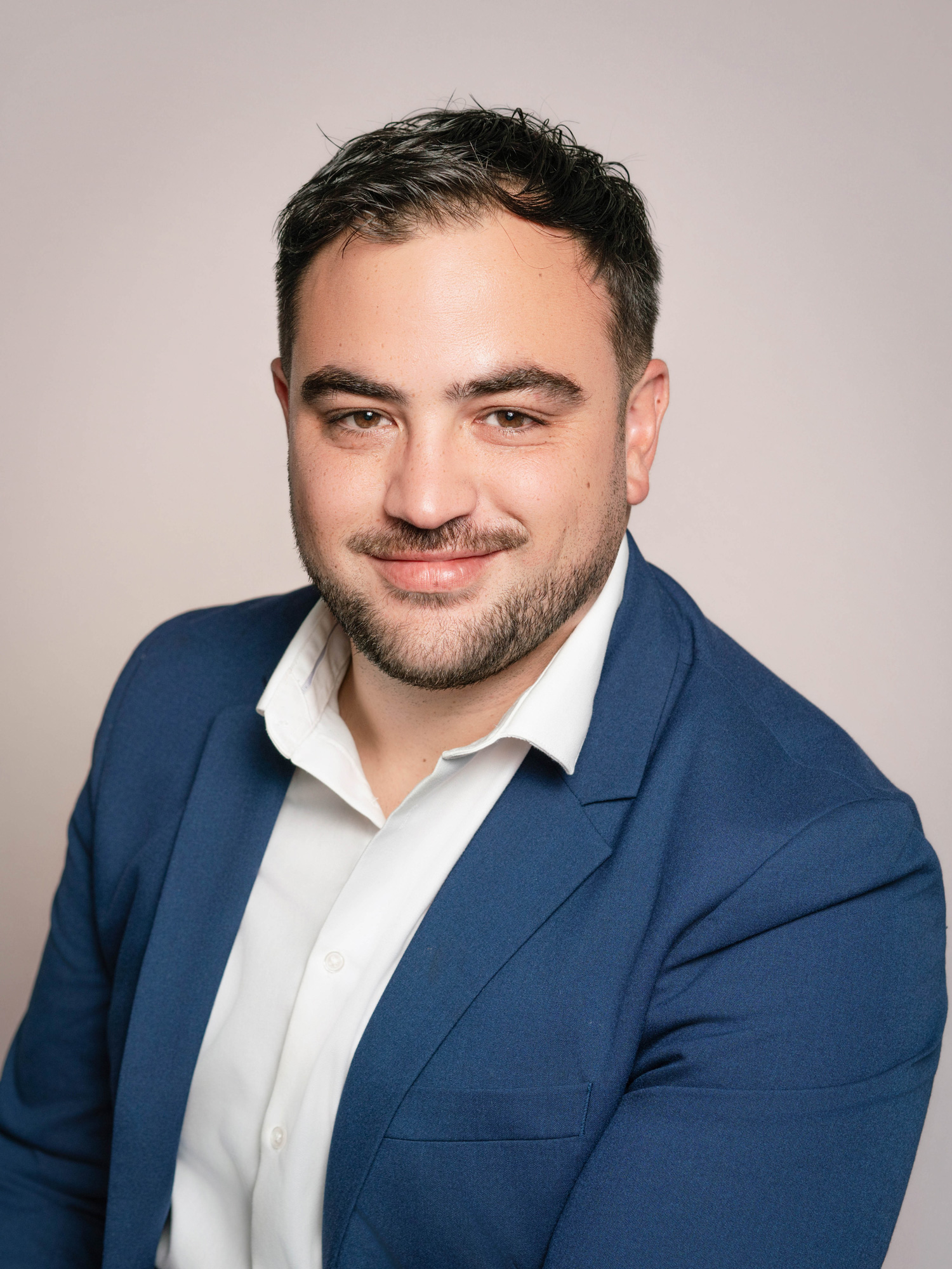 Portraits corporate chez Polyexpert : des collaborateurs à l’aise, des images vraiment utiles