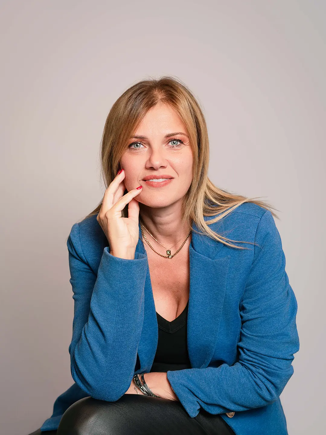 Portrait corporate en entreprise d’une collaboratrice (Polyexpert)