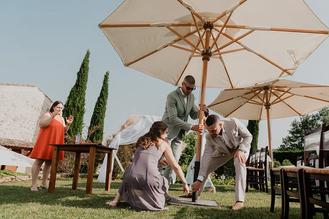 Cérémonie laïque en extérieur — reportage photo mariage en Provence
