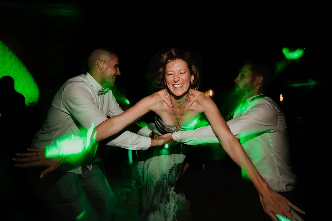 Soirée dansante — reportage photo mariage en Provence