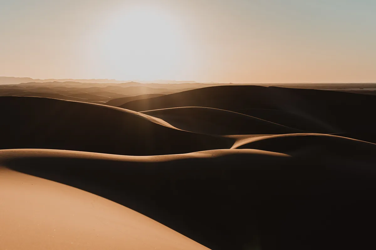 Paysage du désert marocain pendant une retraite yoga